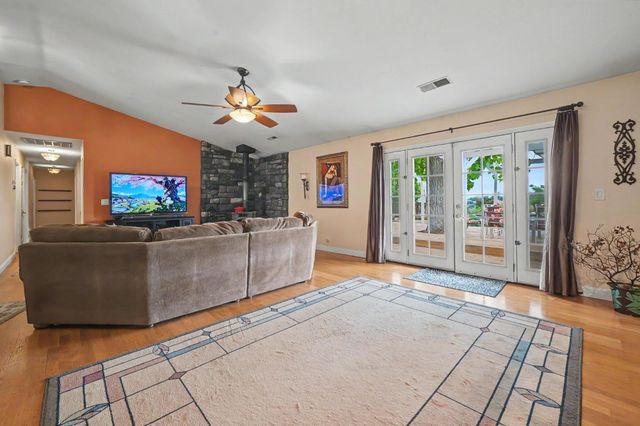 6364 Baldwin St, Valley Springs, CA 95252