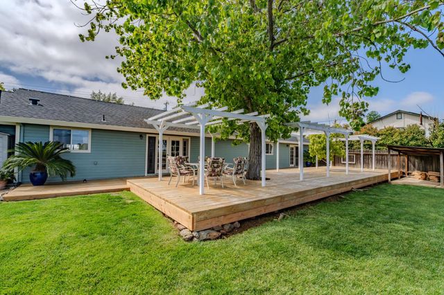 6364 Baldwin St, Valley Springs, CA 95252