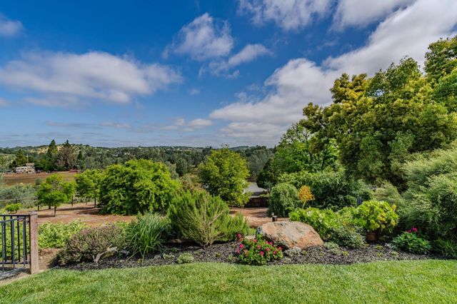 6364 Baldwin St, Valley Springs, CA 95252