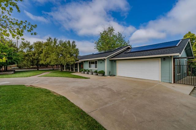 6364 Baldwin St, Valley Springs, CA 95252