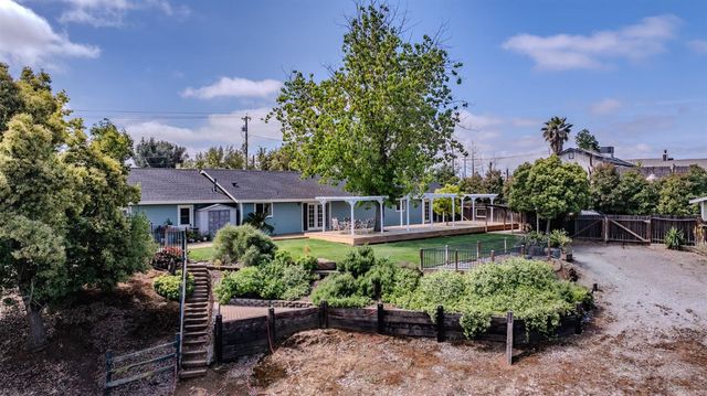 6364 Baldwin St, Valley Springs, CA 95252