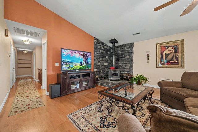 6364 Baldwin St, Valley Springs, CA 95252
