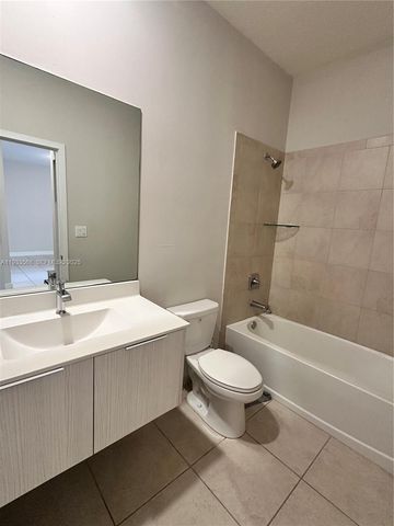 7815 NW 104th Ave 8, Doral, FL 33178