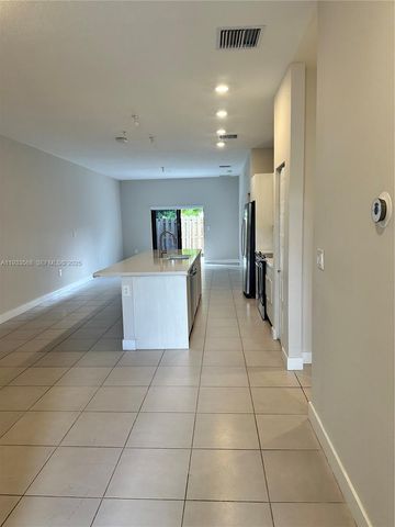 7815 NW 104th Ave 8, Doral, FL 33178