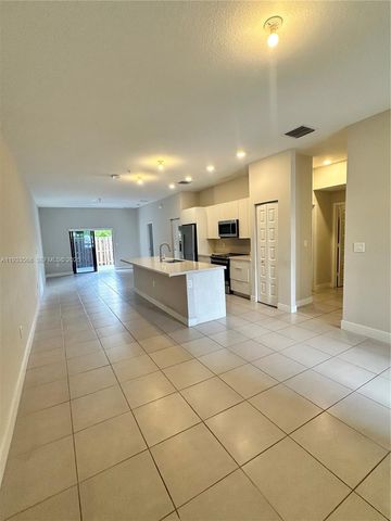 7815 NW 104th Ave 8, Doral, FL 33178