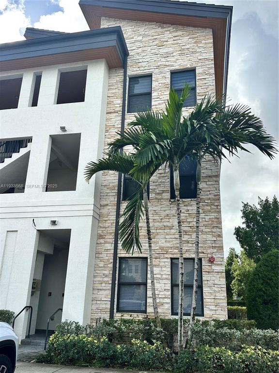 7815 NW 104th Ave 8, Doral, FL 33178