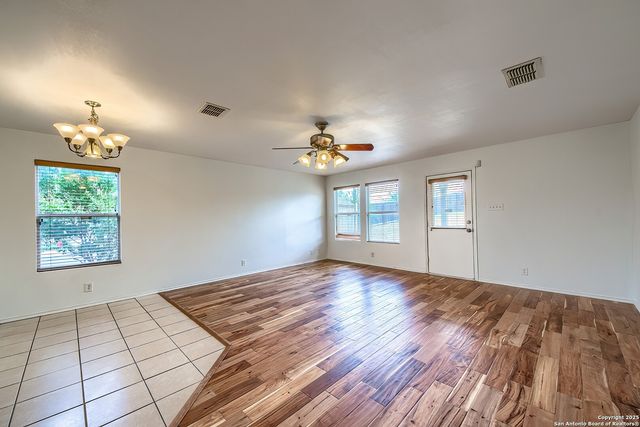 6102 Kingston, San Antonio, TX 78249