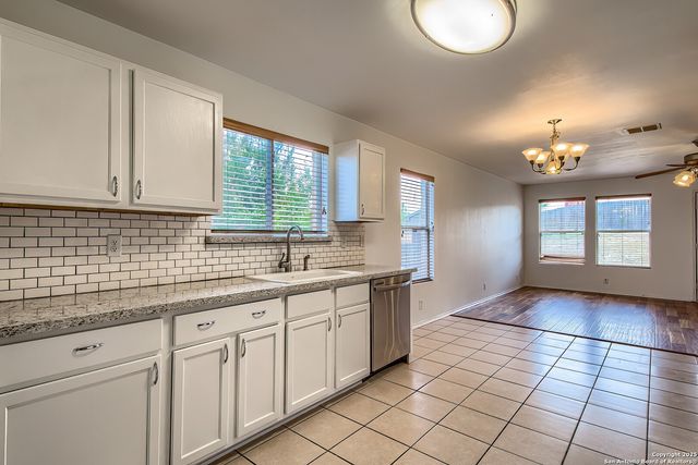 6102 Kingston, San Antonio, TX 78249