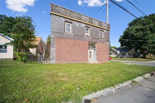 1372 E 12th Street, Des Moines, IA 50316