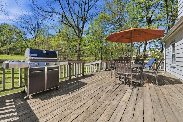 11209 Ridgemount Avenue W, Hopkins, MN 55305