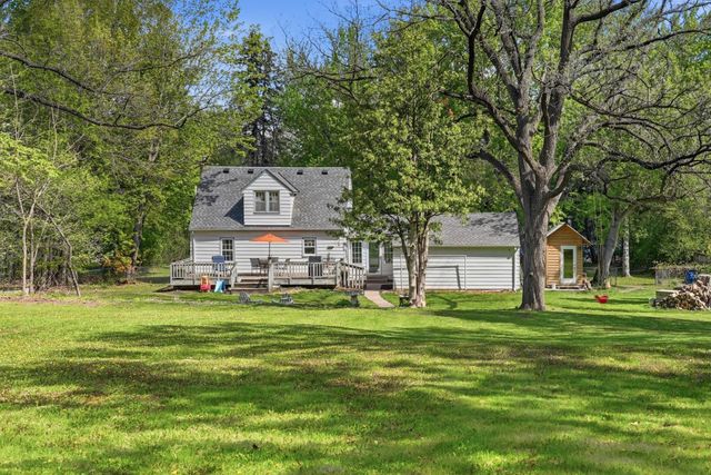 11209 Ridgemount Avenue W, Hopkins, MN 55305