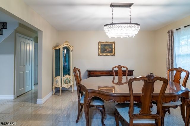 14 Buttonwood Dr, Franklin Twp., NJ 08873