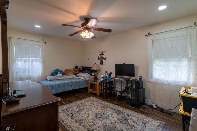 14 Buttonwood Dr, Franklin Twp., NJ 08873
