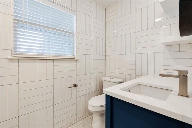 1021 E 45th ST, Austin, TX 78751