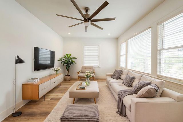 1021 E 45th ST, Austin, TX 78751