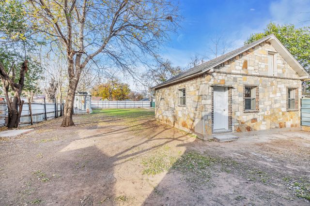 1921 Eden Avenue, Haltom City, TX 76117