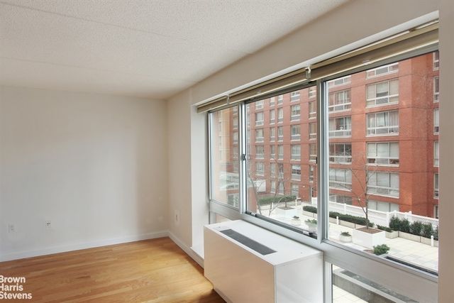 555 W 23rd St Apt N5C, New York City, NY 10011