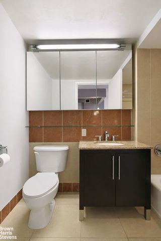 555 W 23rd St Apt N5C, New York City, NY 10011