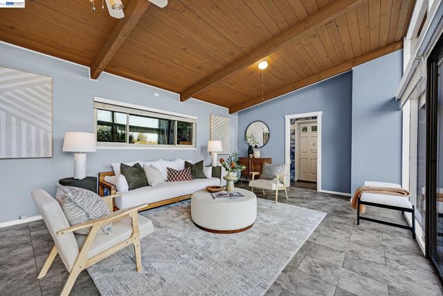 18009 Laird Ct, Castro Valley, CA 94546