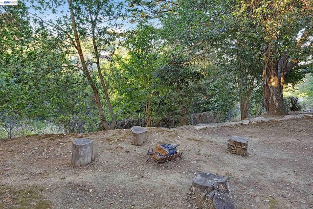18009 Laird Ct, Castro Valley, CA 94546