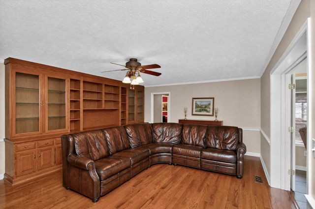 1862 James Dr, Murfreesboro, TN 37129