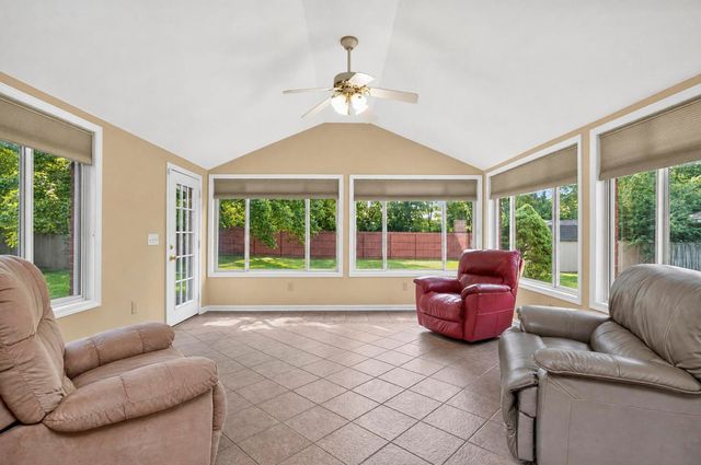 1862 James Dr, Murfreesboro, TN 37129