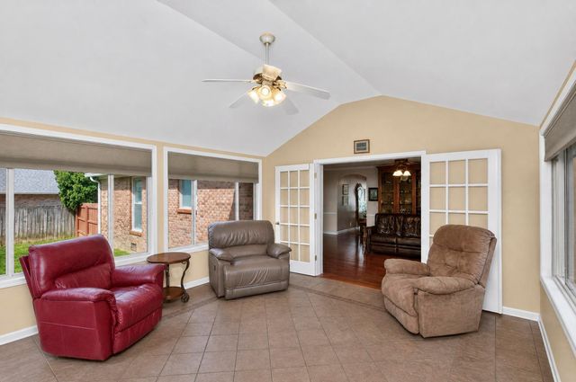 1862 James Dr, Murfreesboro, TN 37129