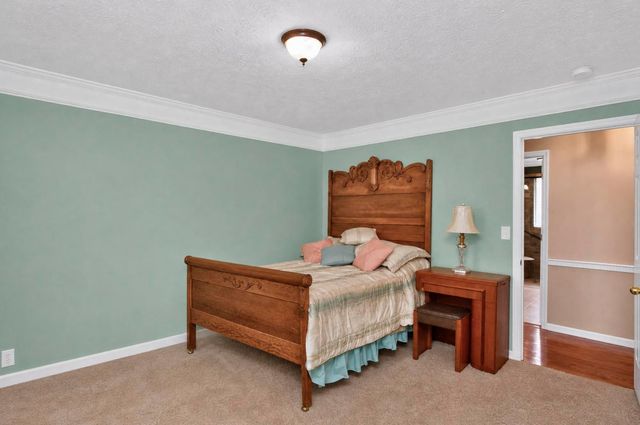 1862 James Dr, Murfreesboro, TN 37129