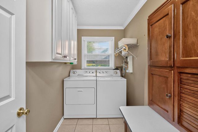 1862 James Dr, Murfreesboro, TN 37129