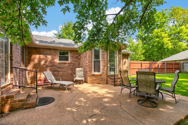 1862 James Dr, Murfreesboro, TN 37129