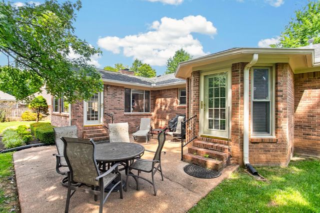1862 James Dr, Murfreesboro, TN 37129