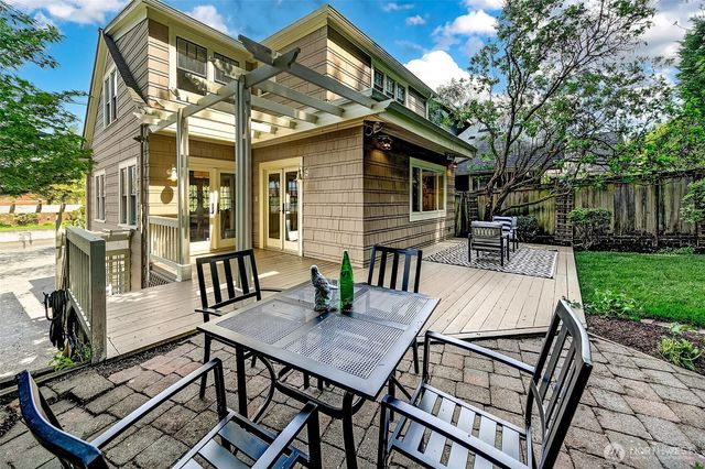 2127 Boyer Avenue E, Seattle, WA 98112