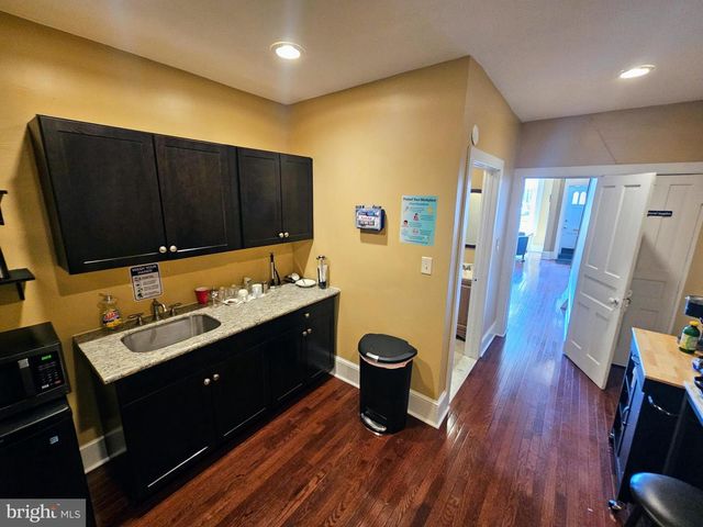 304 W STATE ST, Trenton, NJ 08618