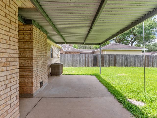 3002 El Camino Street, Bay City, TX 77414