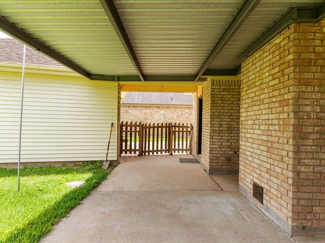 3002 El Camino Street, Bay City, TX 77414