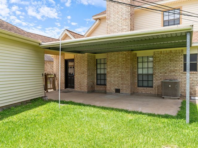 3002 El Camino Street, Bay City, TX 77414