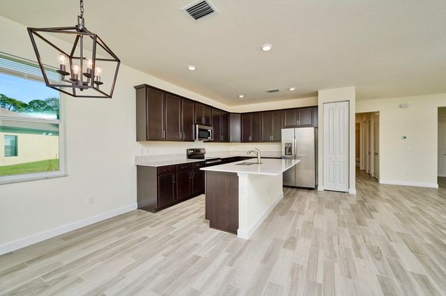 5940 Manzanita Way, Vero Beach, FL 32967