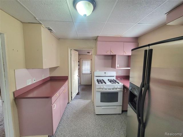 8238 Chalmers Avenue, Warren, MI 48089