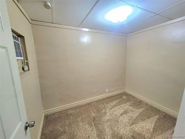 8238 Chalmers Avenue, Warren, MI 48089