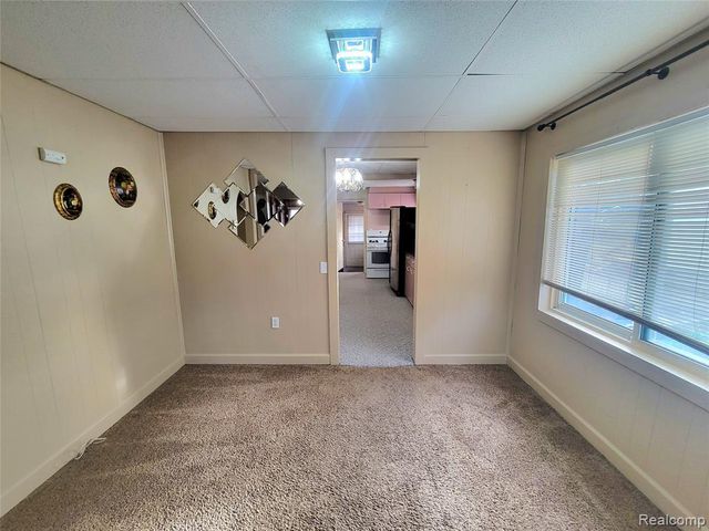 8238 Chalmers Avenue, Warren, MI 48089