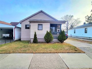 8238 Chalmers Avenue, Warren, MI 48089
