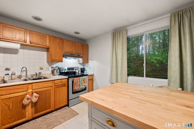 72 Old Meadow Plain Road, Simsbury, CT 06089