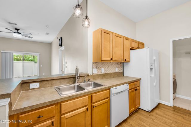 7920 MERRILL Road 1004, Jacksonville, FL 32277