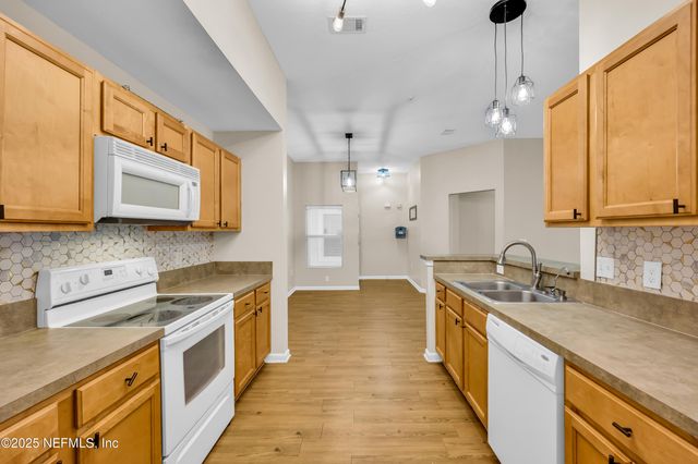 7920 MERRILL Road 1004, Jacksonville, FL 32277