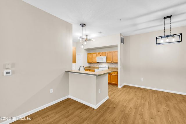 7920 MERRILL Road 1004, Jacksonville, FL 32277