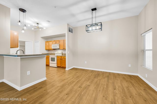 7920 MERRILL Road 1004, Jacksonville, FL 32277