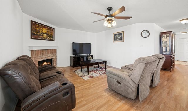 1516 Windy Meadows Drive, Burleson, TX 76028