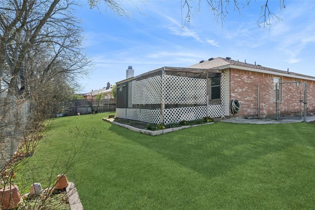 1516 Windy Meadows Drive, Burleson, TX 76028