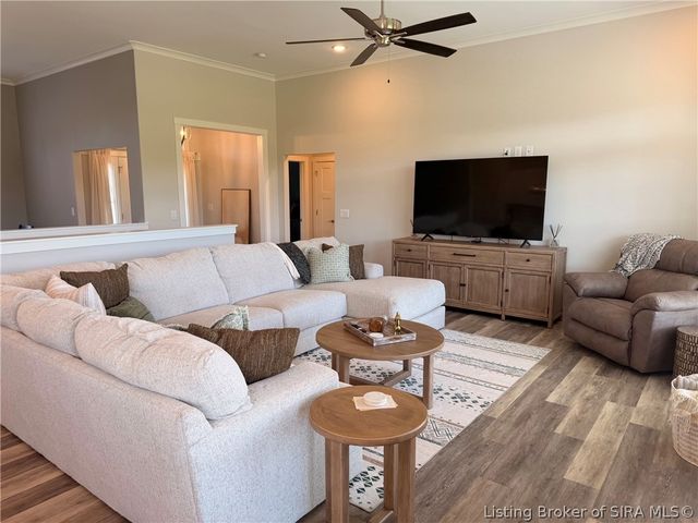 1861 Augusta Boulevard, Henryville, IN 47126
