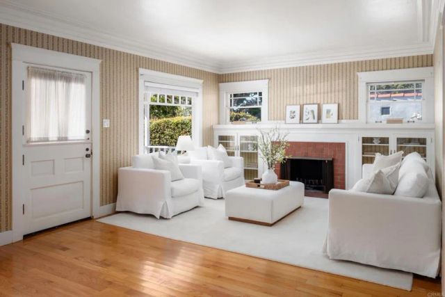 1138 Virginia Way, La Jolla, CA 92037
